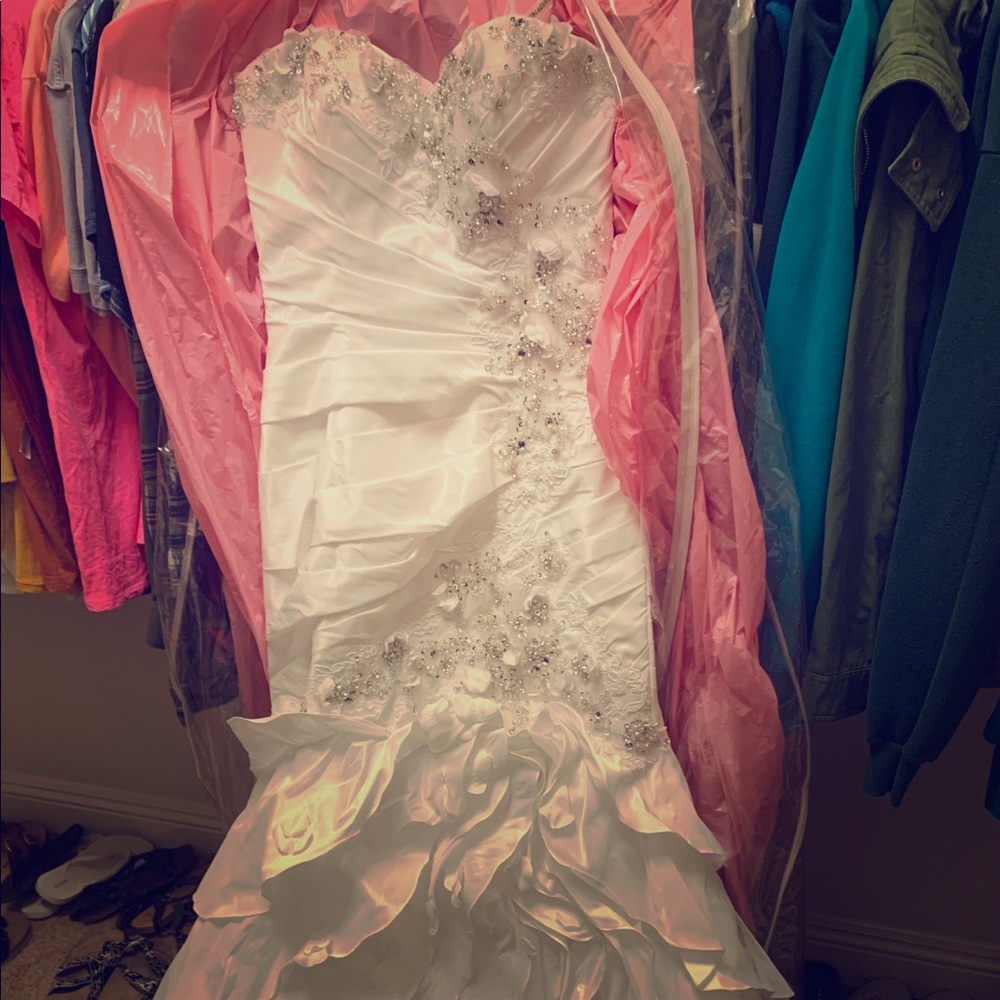 Justin Alexander wedding dress. Style #8602